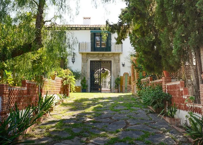 Villa Clavero Three Premium Apt